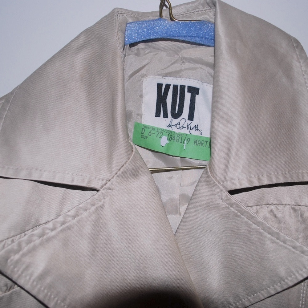 Kut From The Kloth Cute Midlength Trench Coat. - Picture 3 of 4